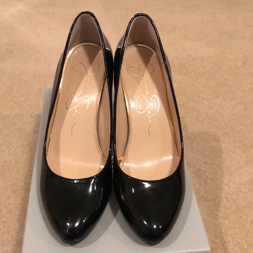 Jessica Simpson black patent Malia pumps 6.5 M